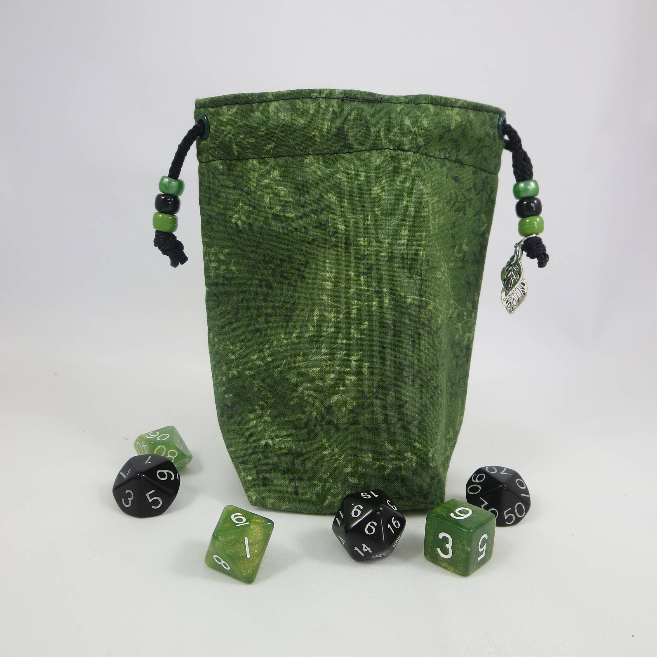 Drawstring bag with thick cords and preferably without a Drawstring bag with thick cords and preferably without a