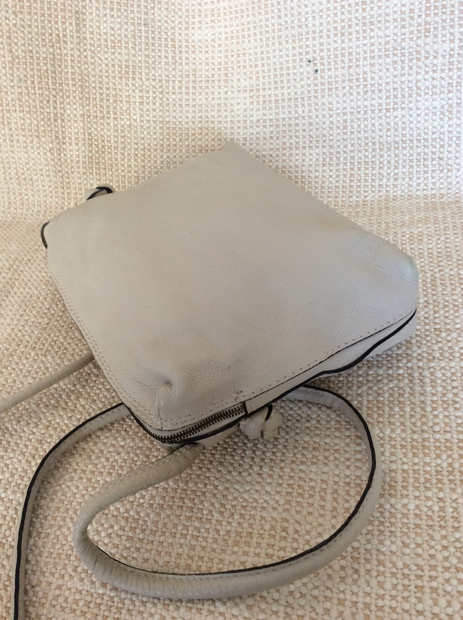 Vintage BOTTEGA VENETA light beige leather sling shoulder bag | Etsy