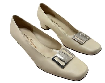 Genuine Vintage SALVATORE FERRAGAMO Vara Cream Leather Heels 9 B Made In Italy