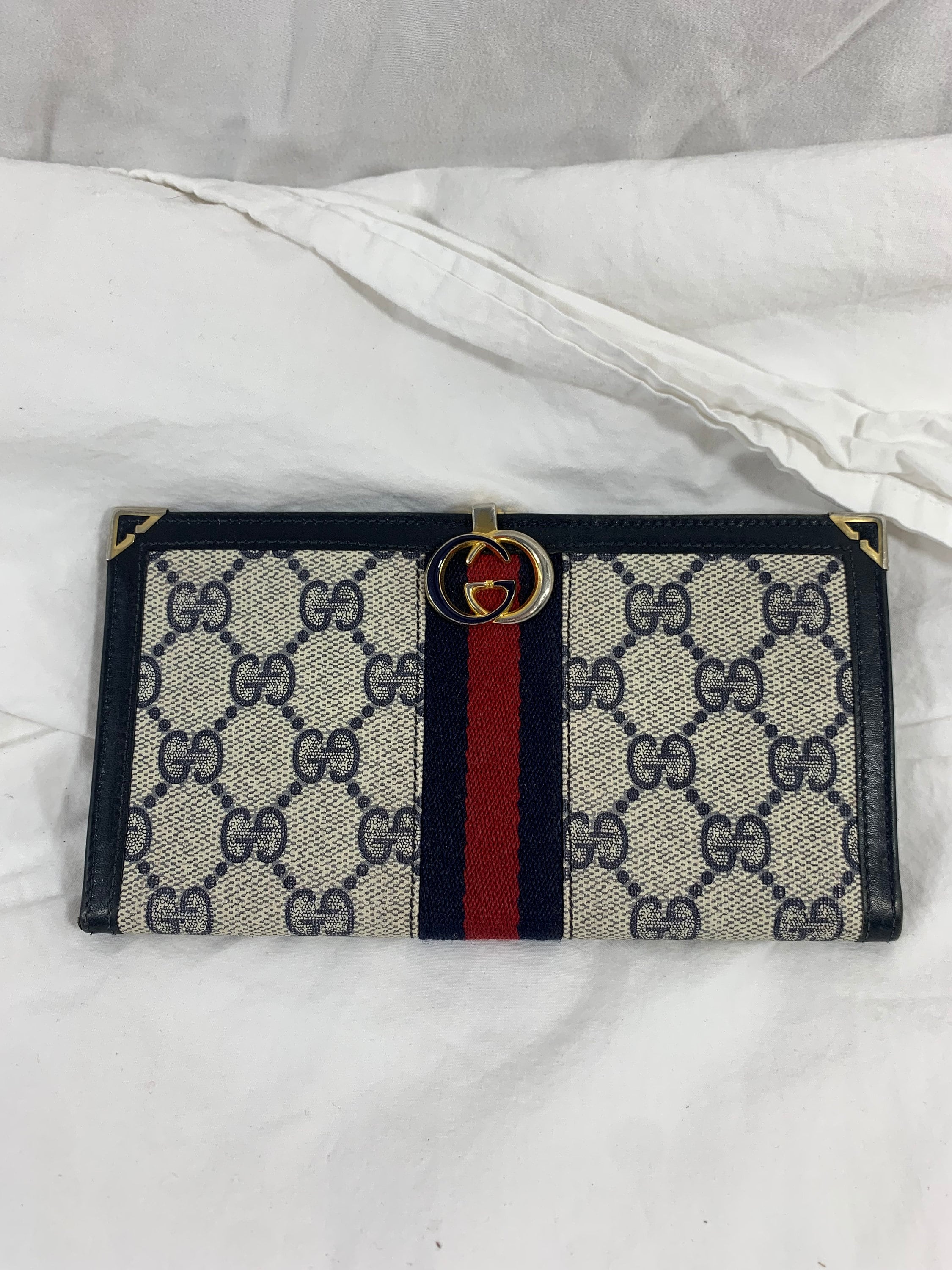 Louis Vuitton Checkbook wallet, Luxury, Bags & Wallets on Carousell