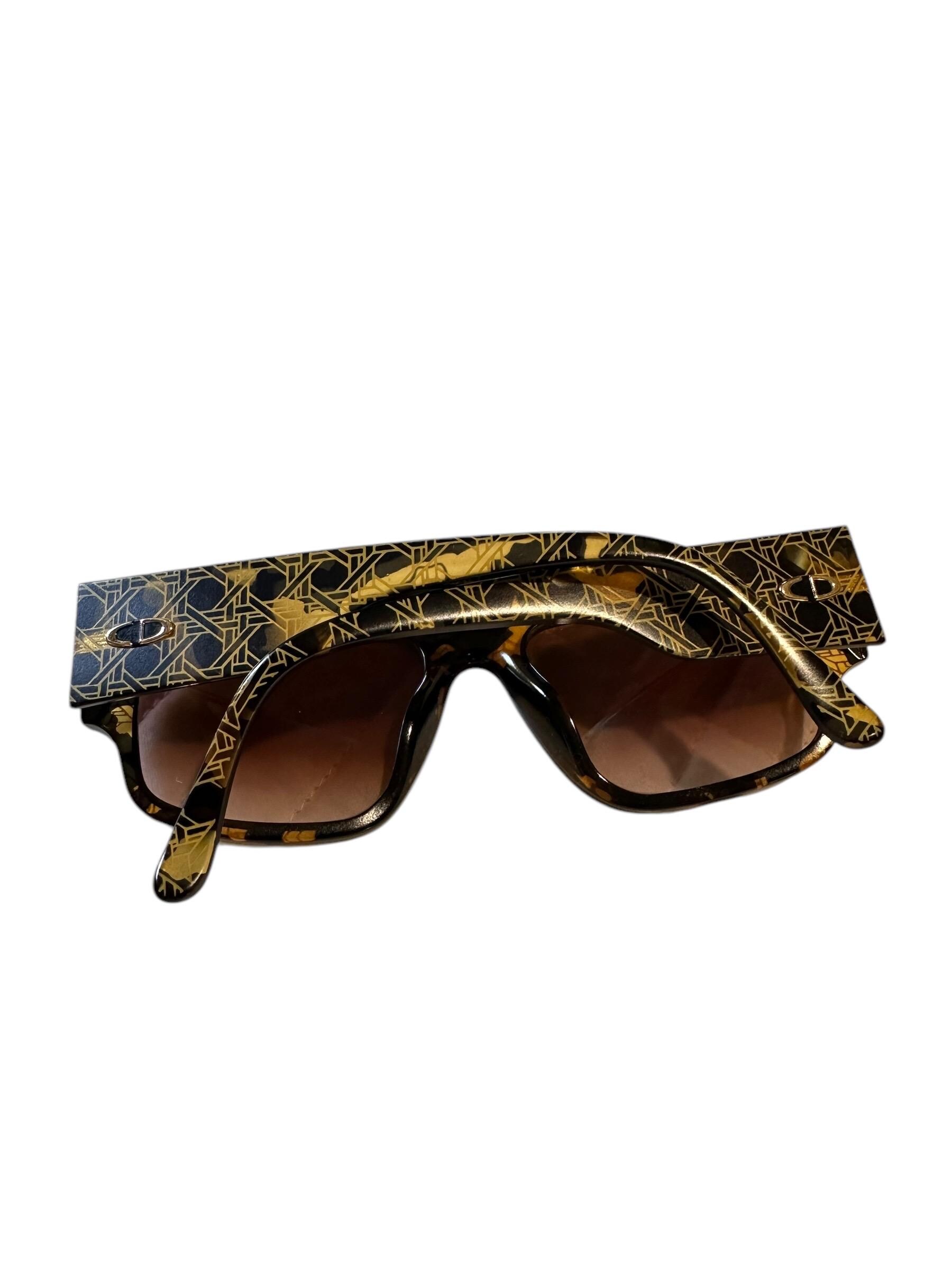 Christian Dior sunglasses.
Model: 2607. Genuine CHRISTIAN DIOR Model 2607 Rectangular Vintage  main image 2