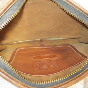 Genuine vintage COACH tan leather Leatherware top zip clutch shoulder bag 80s NYC image 10