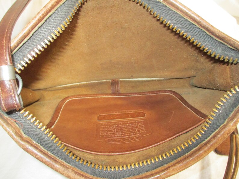 Genuine vintage COACH tan leather Leatherware top zip clutch shoulder bag 80s NYC image 10