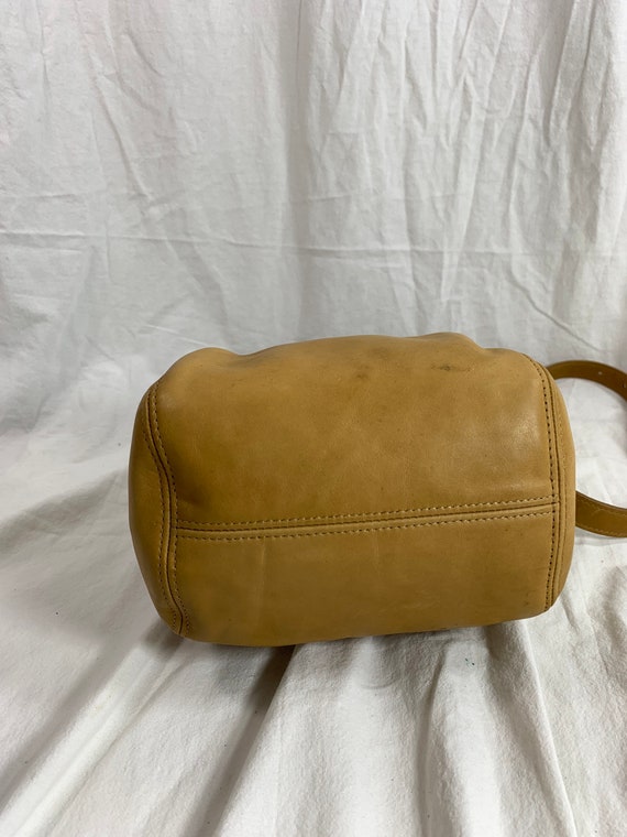 Genuine vintage COACH tan belted pouch leather sh… - image 7