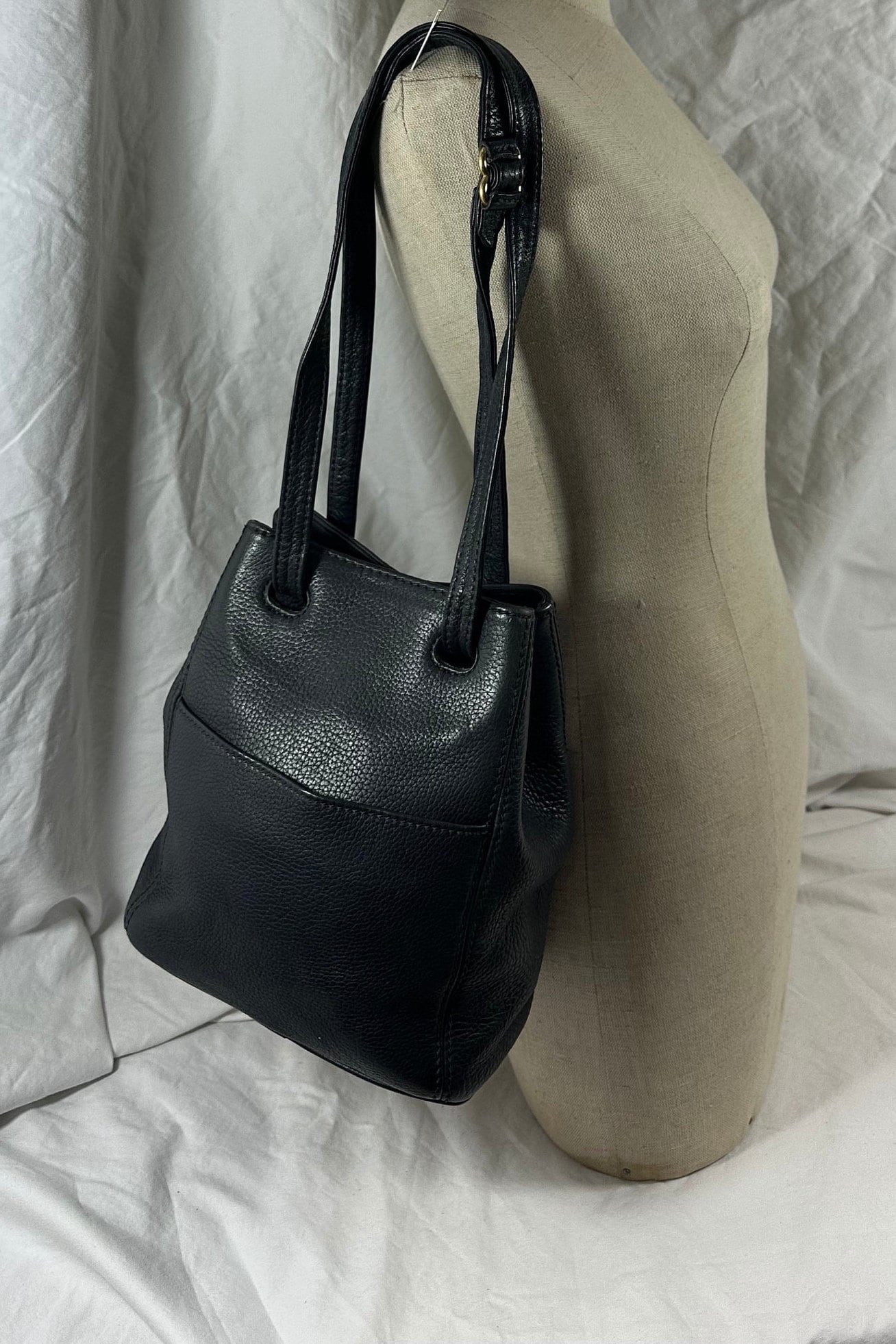 Coach Backpack Vintage Black Leather ITALY Bucket Bag 90s Sonoma Cinch Sling Pur Sonoma Backpack - Etsy main image 2