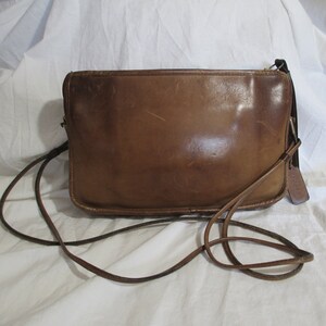 Genuine vintage COACH tan leather Leatherware top zip clutch shoulder bag 80s NYC image 2