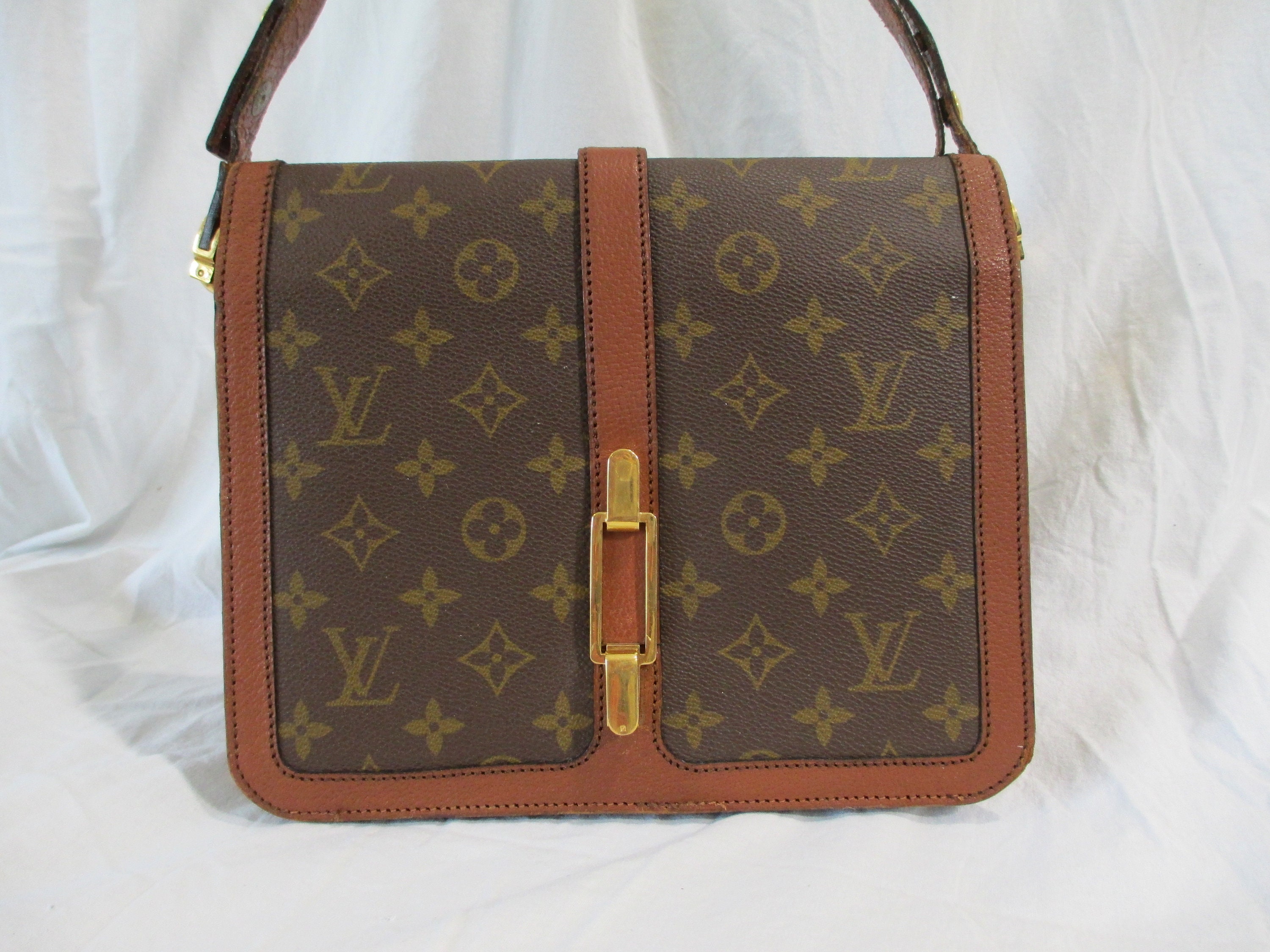 Vintage Authentic LOUIS VUITTON Sac Rond Point Monogram 