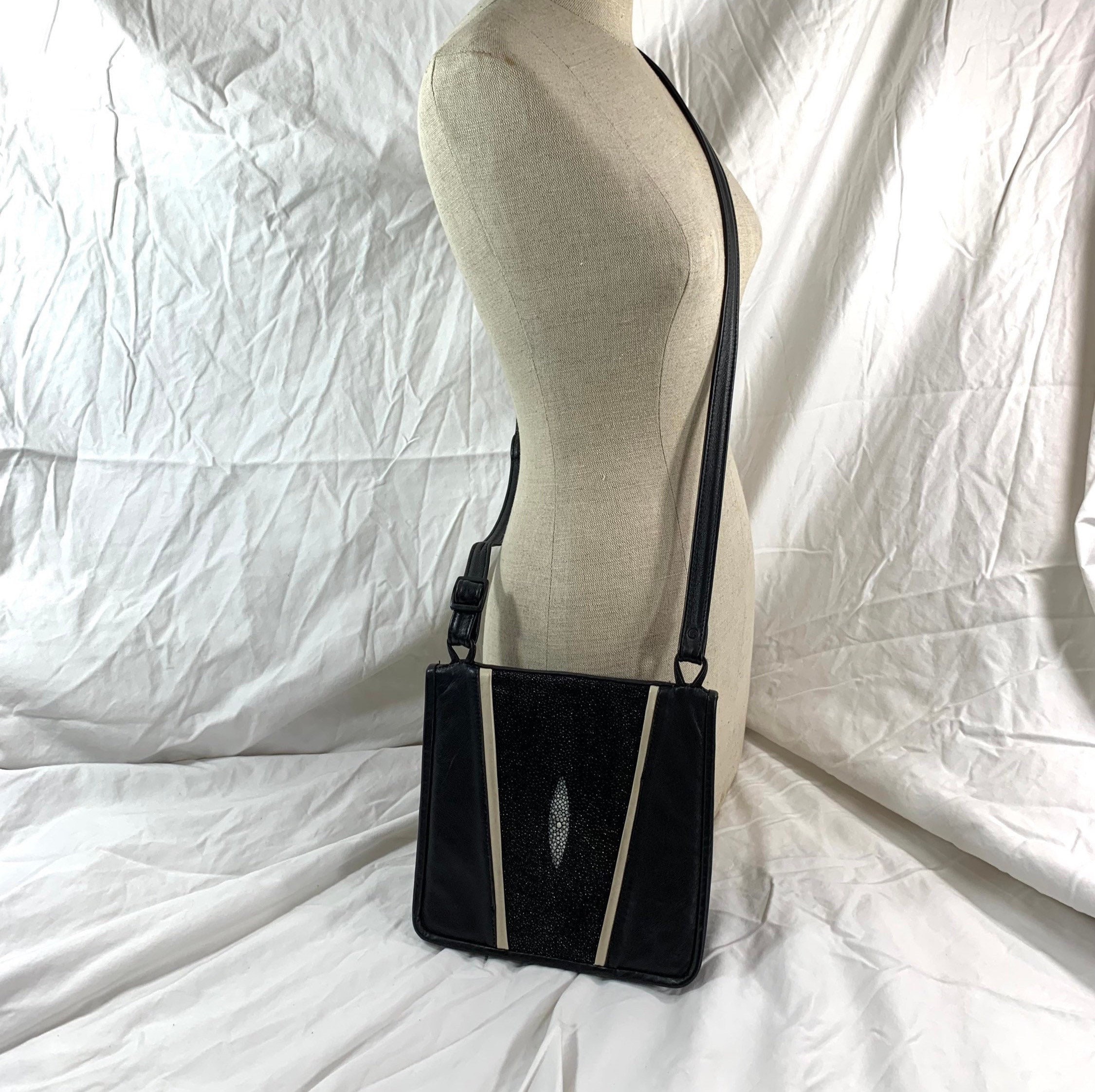 Genuine Vintage Stingray Black Leather Shoulder Bag Purse 