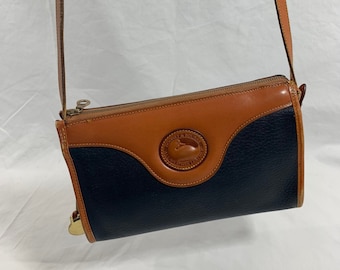 Vintage DOONEY & BOURKE dark blue tan leather classic zip top shoulder bag crossbody 90s