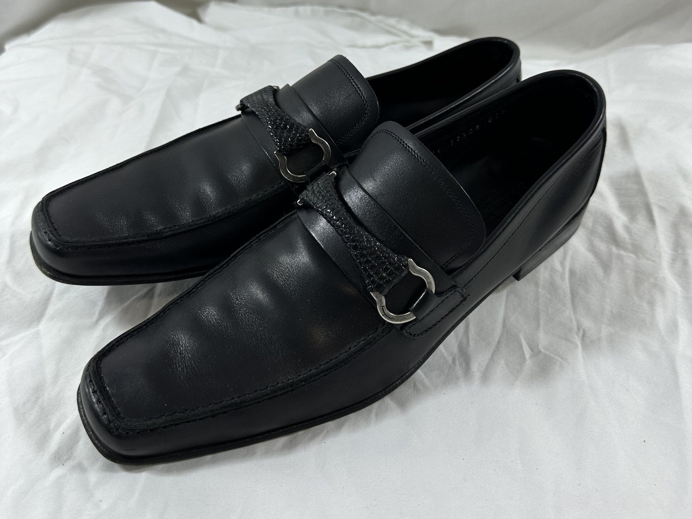 Vintage Men SALVATORE FERRAGAMO Gancio Black Leather Loafers 