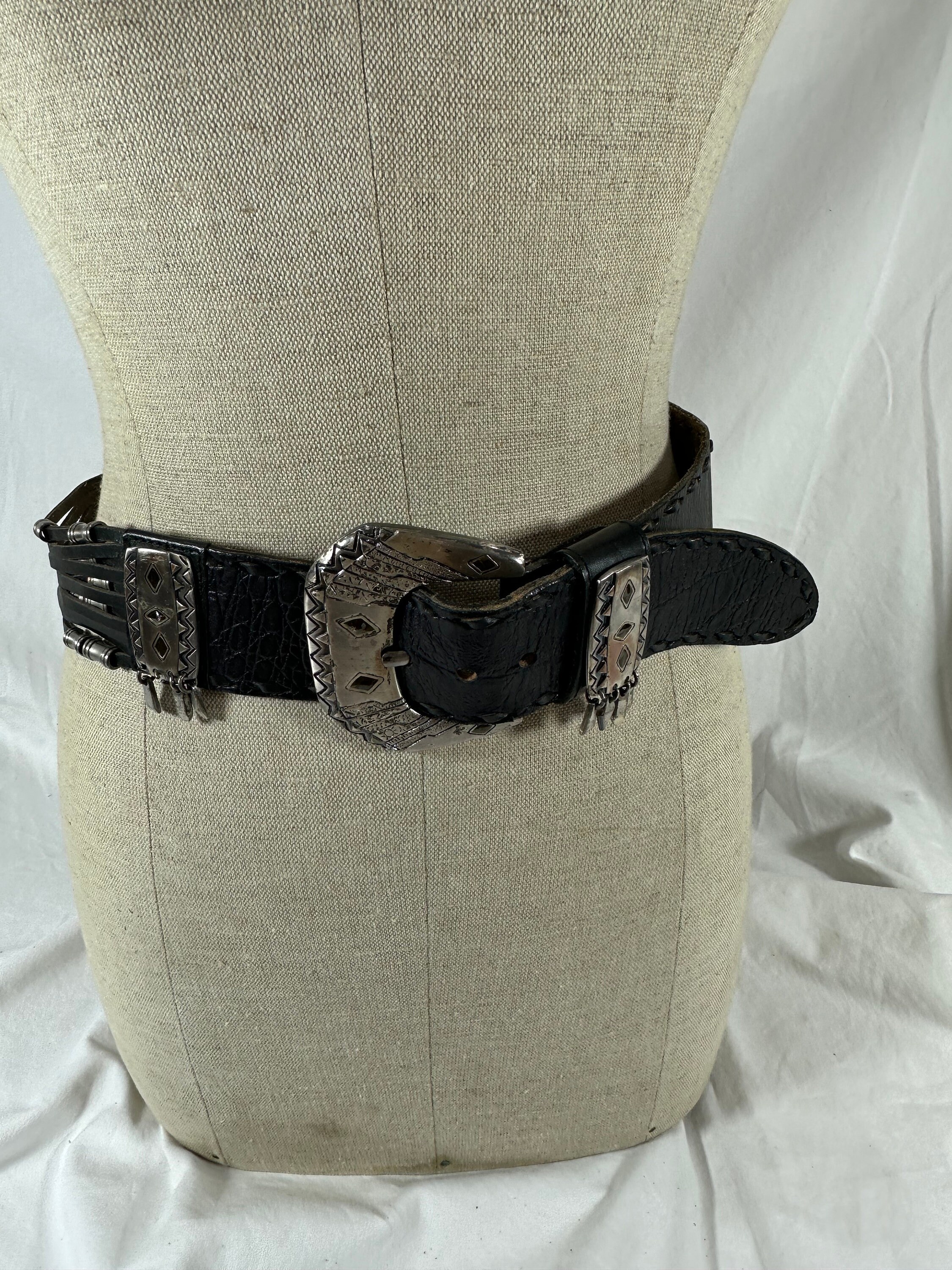 Stunning Vintage Croc Pattern Genuine Leather Wide Belt  display picture 2