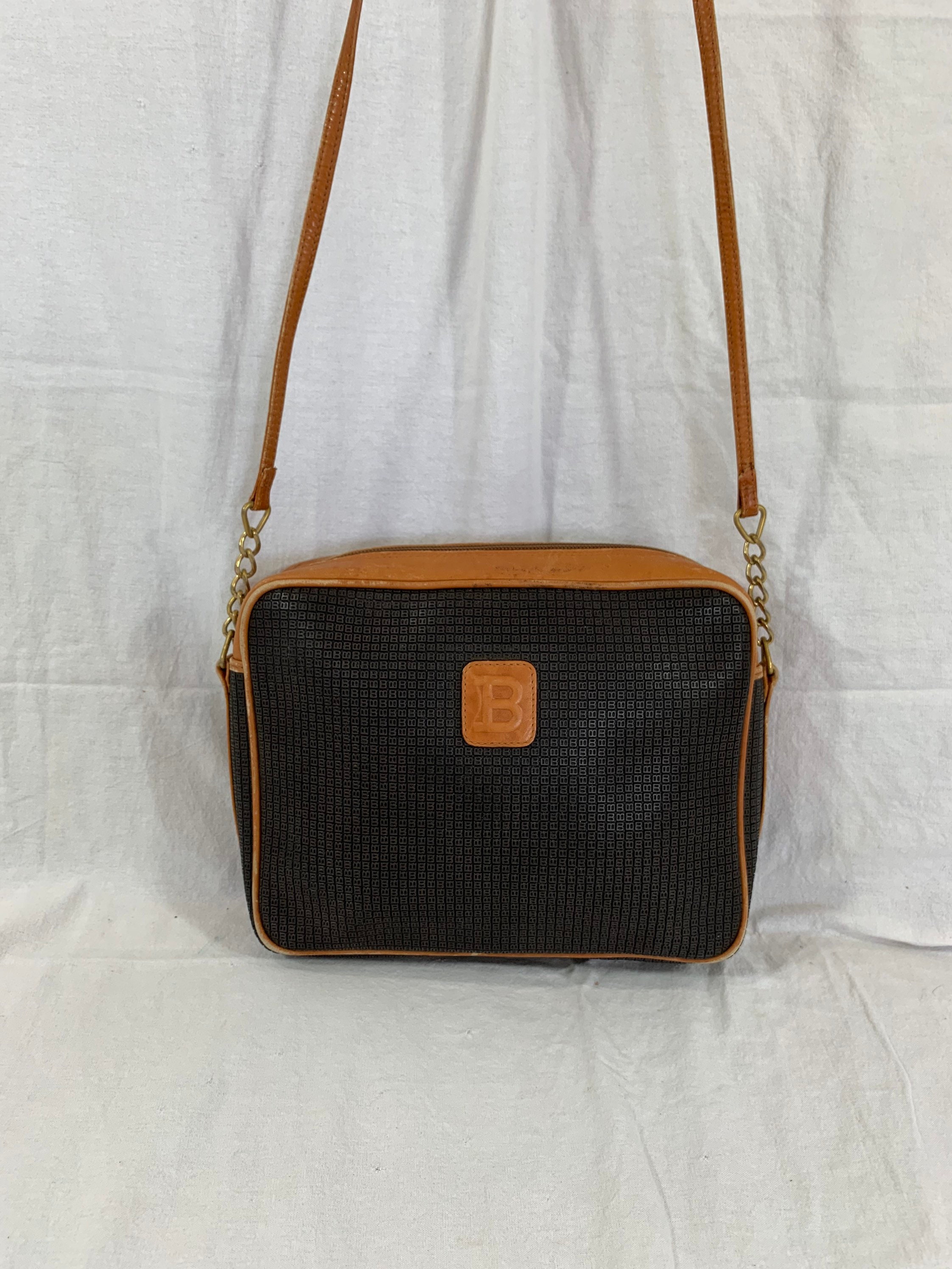 ✨美品✨BALLY ヴィンテージ ヌバック ショルダーバッグ 黒 本革 BALLY