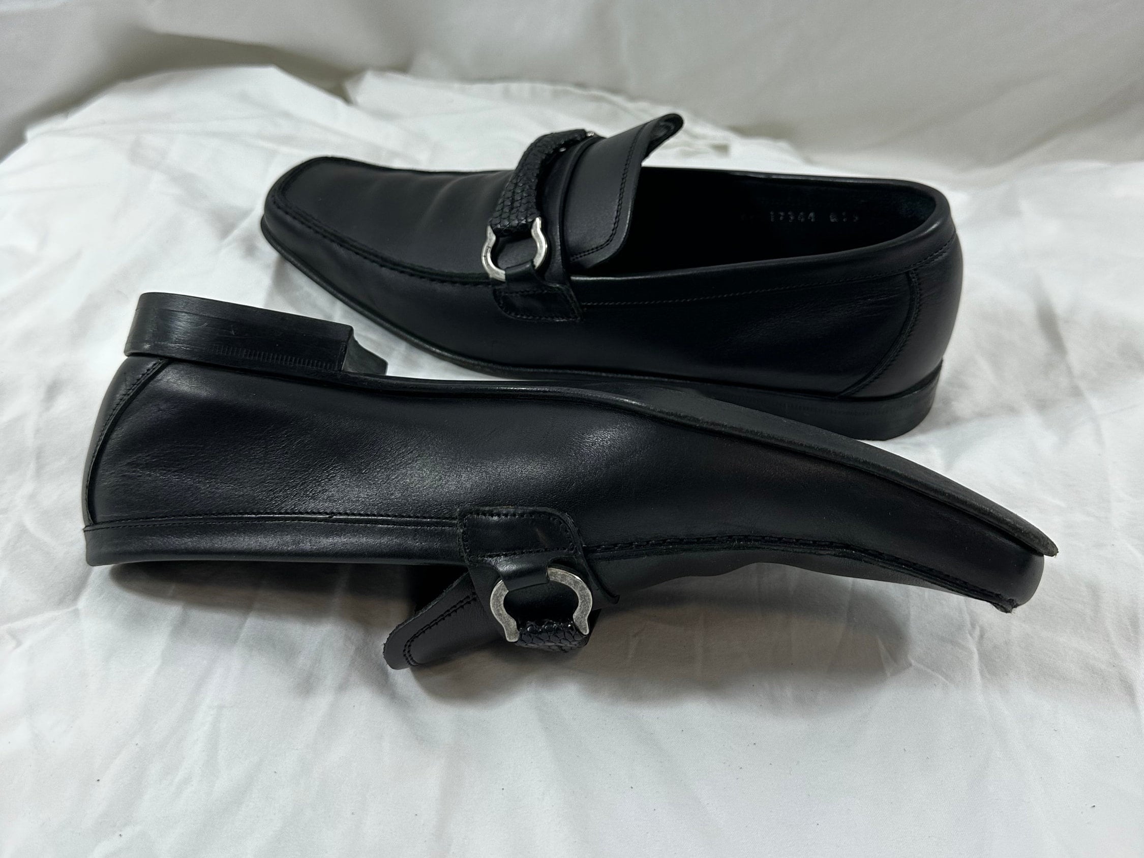 Vintage Men SALVATORE FERRAGAMO Gancio Black Leather Loafers  display picture 1