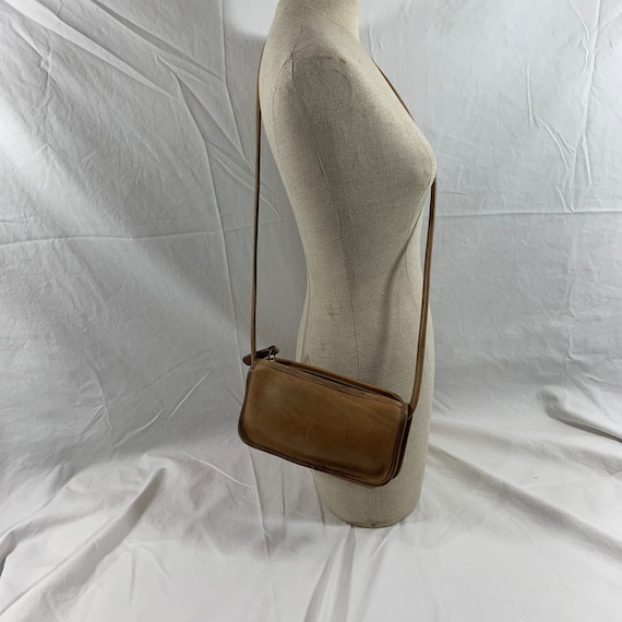 Coach tan leather shoulder bag best sale