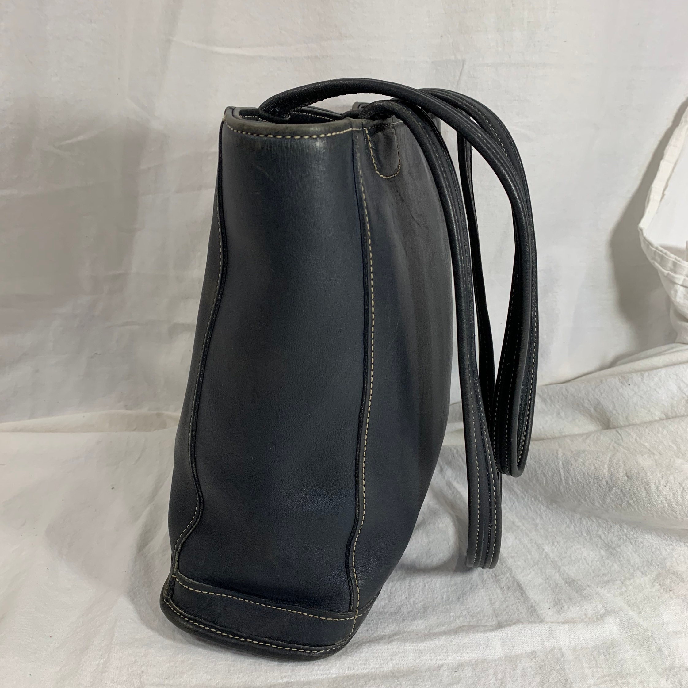 Genuine vintage COACH 9305 Bleeker navy blue leather tote