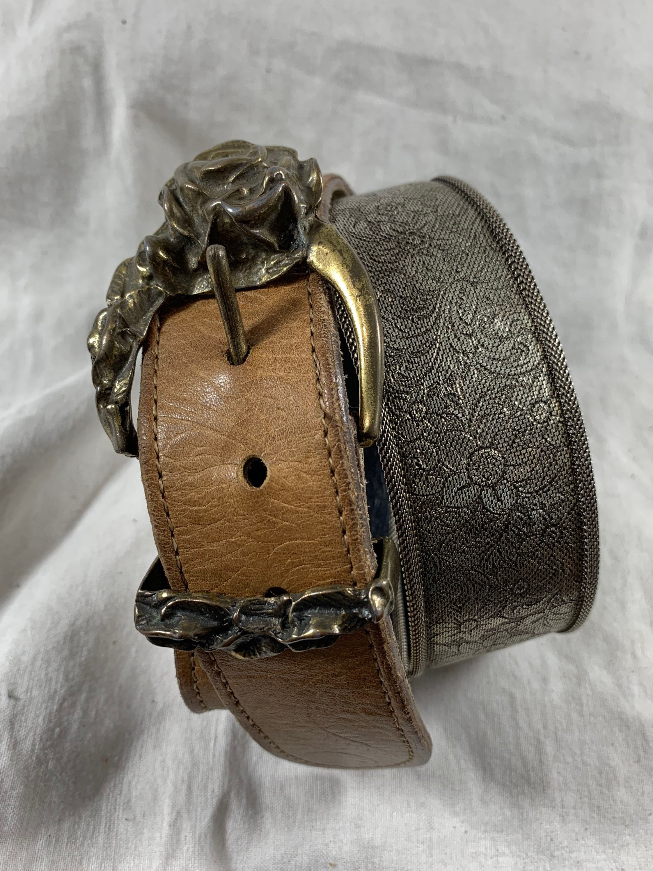 Awesome Vintage Silver Metallic Mesh With Brass Tone Belt  display picture 3