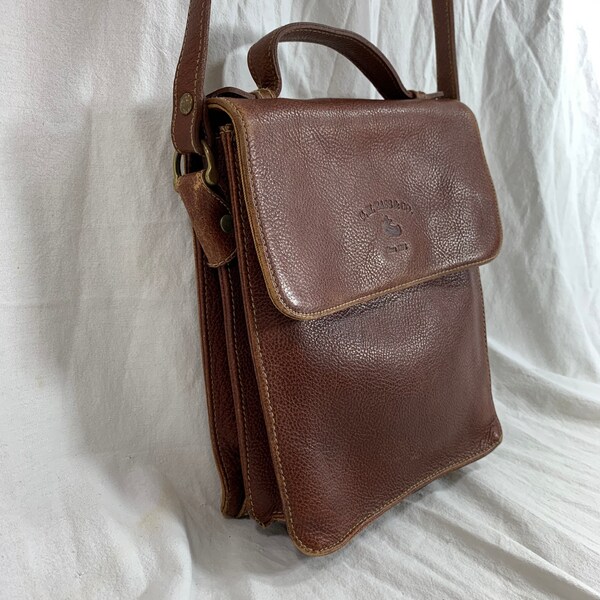 Genuine G H BASS & Co vintage tan leather shoulder bag mini brief crossbody 90s