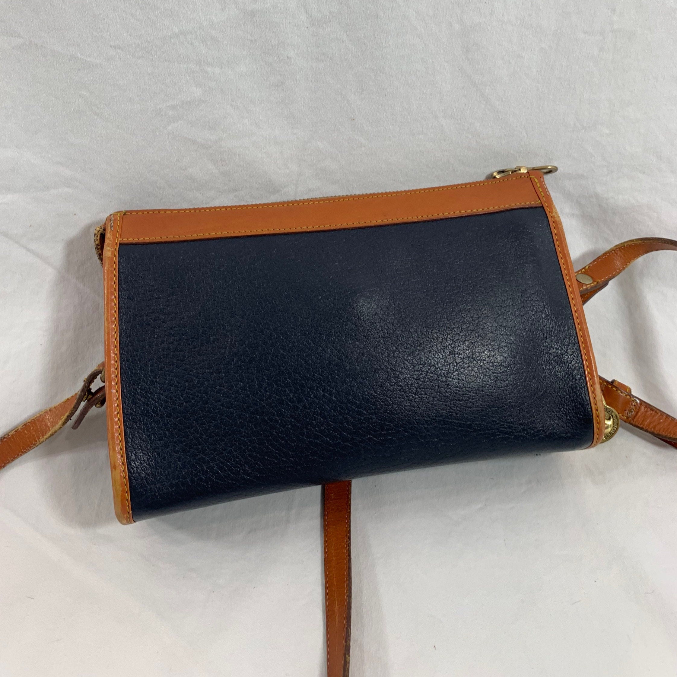 Vintage DOONEY & BOURKE Dark Blue Tan Leather Classic Zip