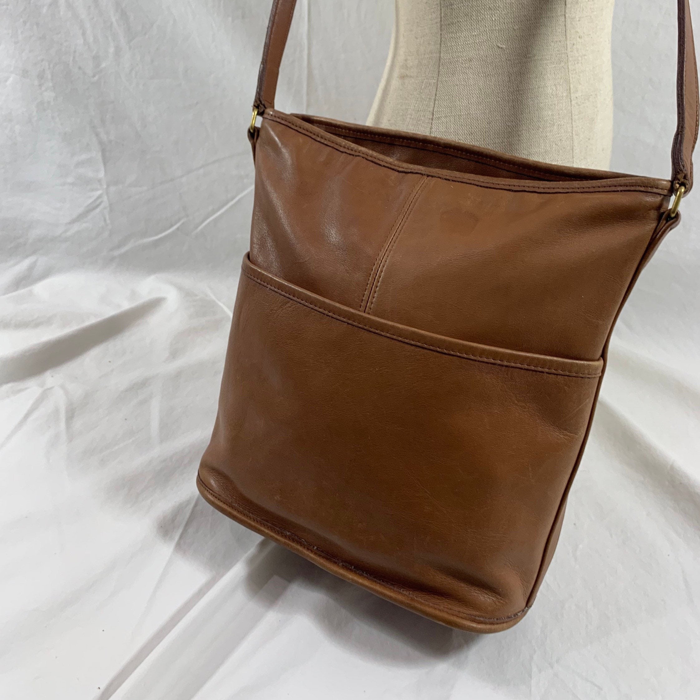 Genuine Vintage COACH Tan Brown Leather Bucket Shoulder Bag Cross