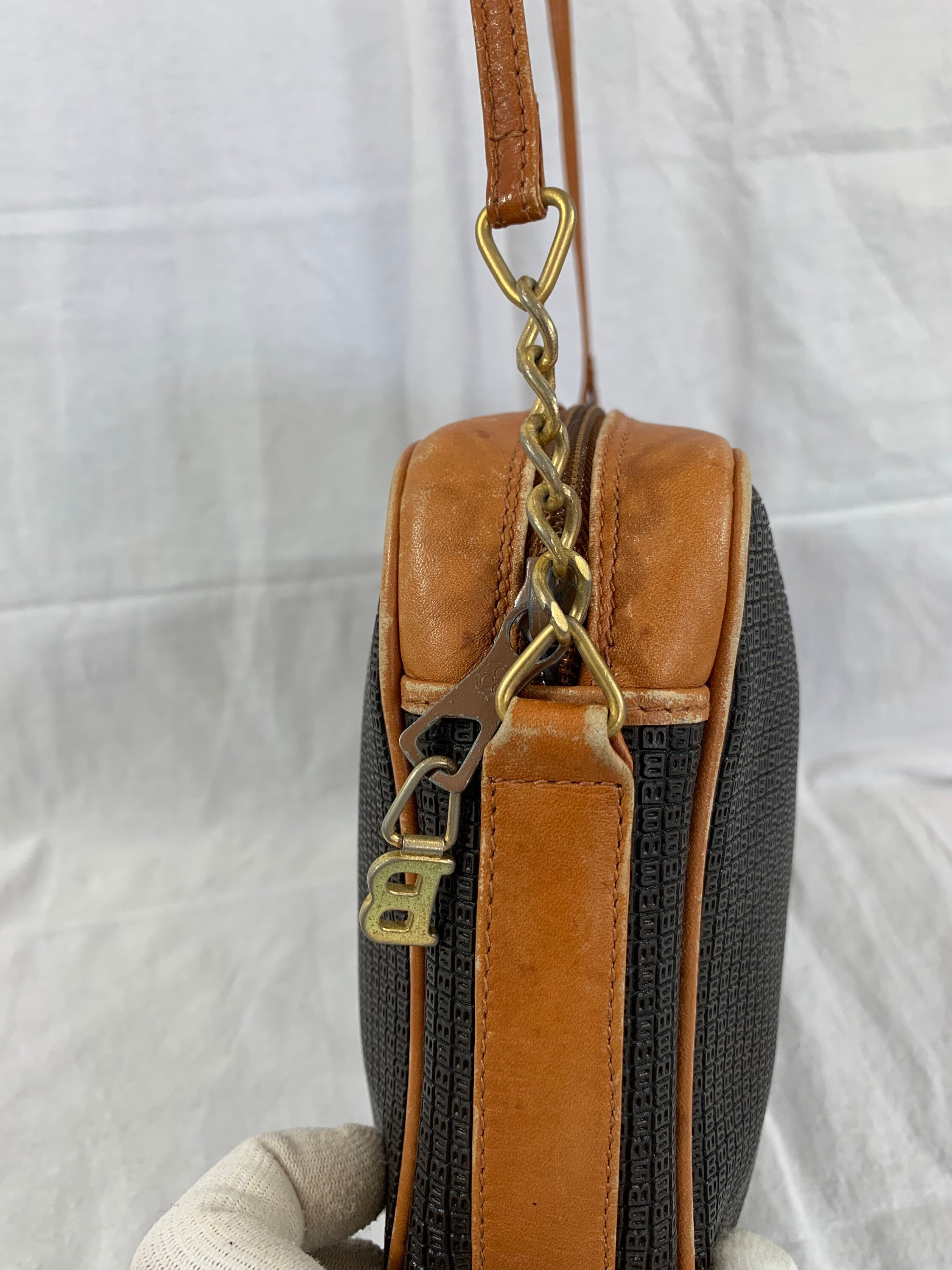 本物のヴィンテージ BALLY ブラックレザー ショルダーバッグ