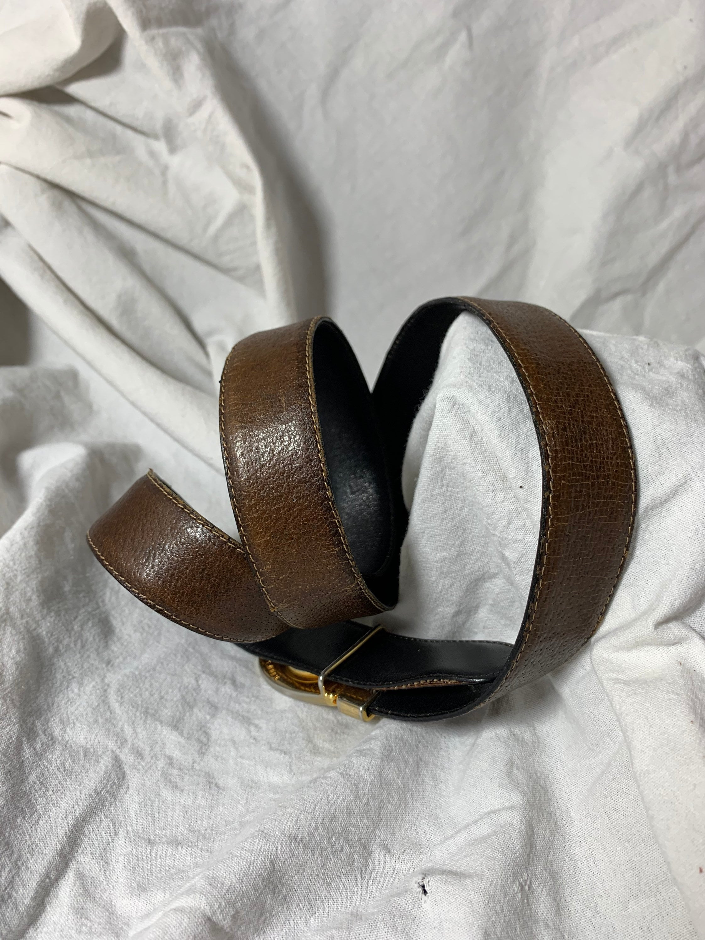 6900□GUCCI グッチ ベルト レザー bc11yt グッチ メンズ ベルトグッチ シグネチャー レザー ベルト