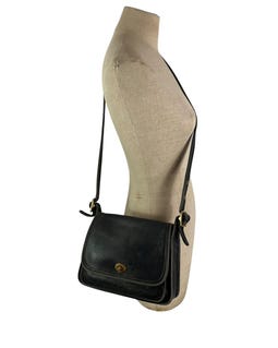 Vintage COACH 9061 Rambler Black Leather Turn Lock Flap Purse 