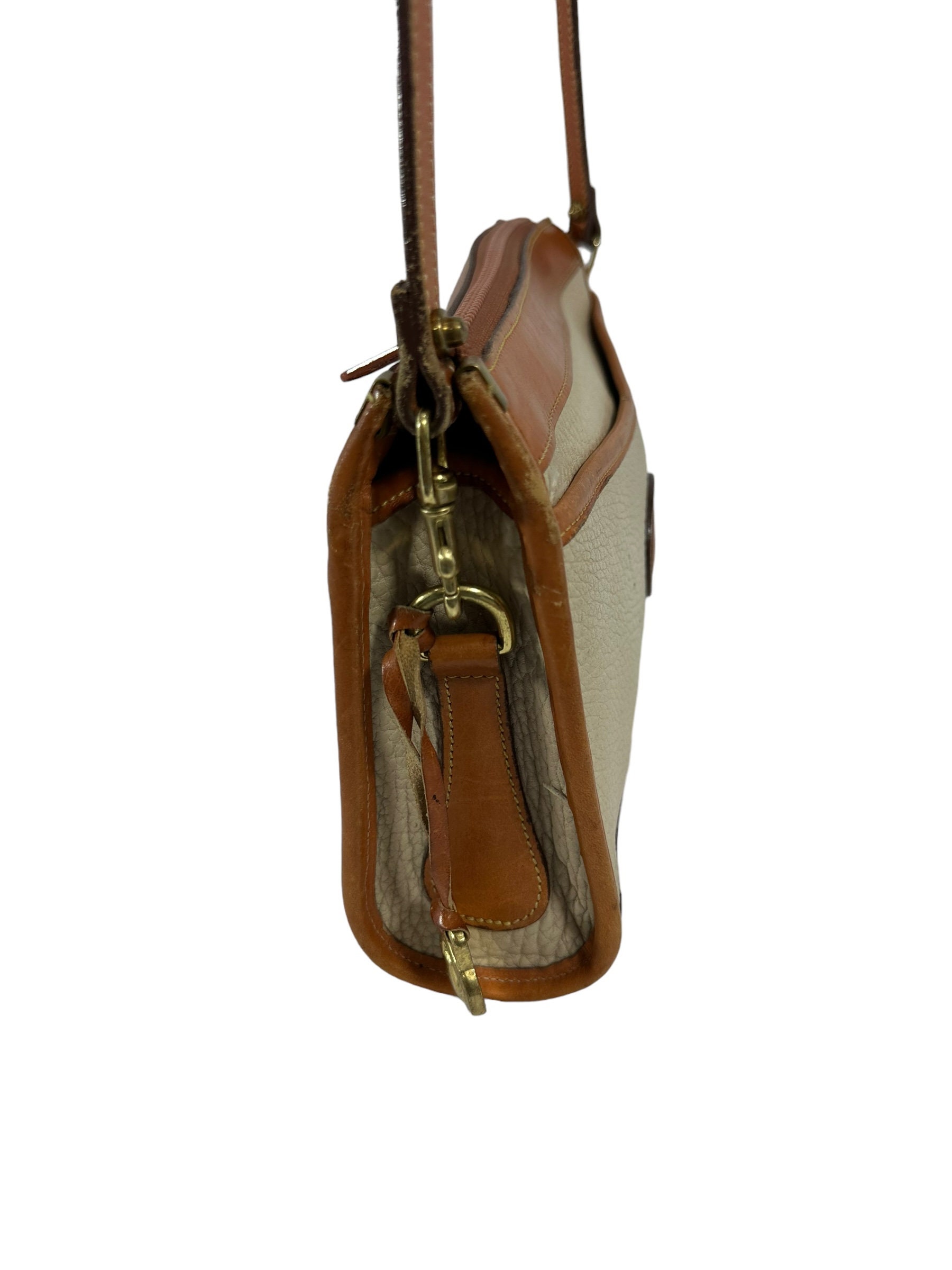 【美品】DOONEY&amp;BOURKE ショルダーバッグ　アイボリー　クロスボディ Pebble Grain Small Zip Crossbody – ILoveDooney