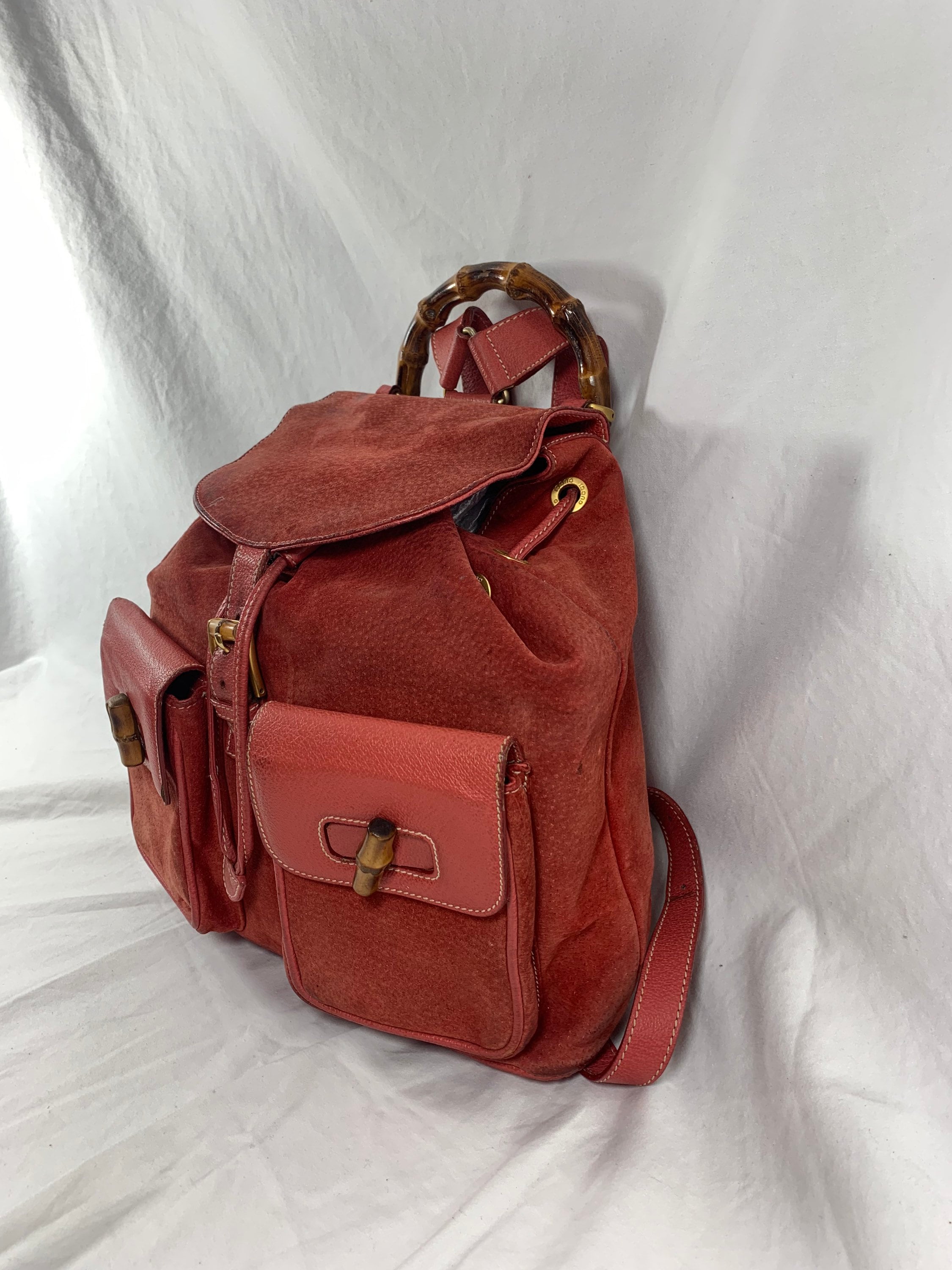 Gucci Bamboo Rucksack Backpack Red Leather Bamboo Tassel Oval Gucci Backpacks for Women - Vestiaire  main image 3