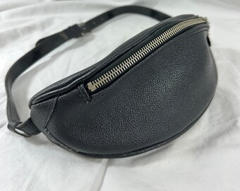 Genuine vintage KITZ black leather belt bag fanny pack Genuine Vintage KITZ Black Leather Belt Bag Fanny Pack  main image 2