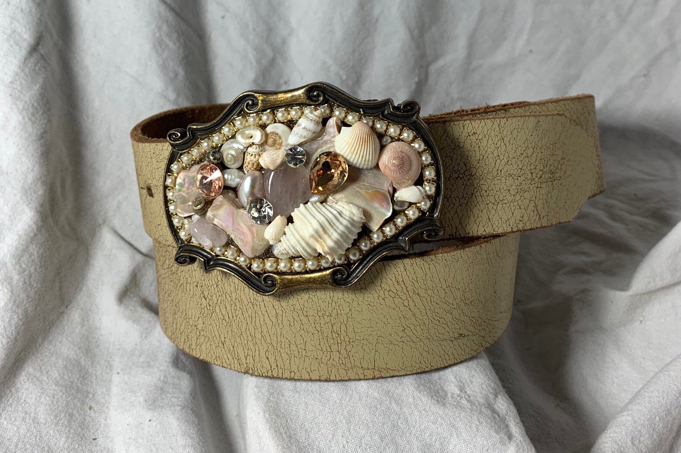 Vintage Genuine Bilolli Rush Shells Belt Buckle USA Size 34  display picture 2