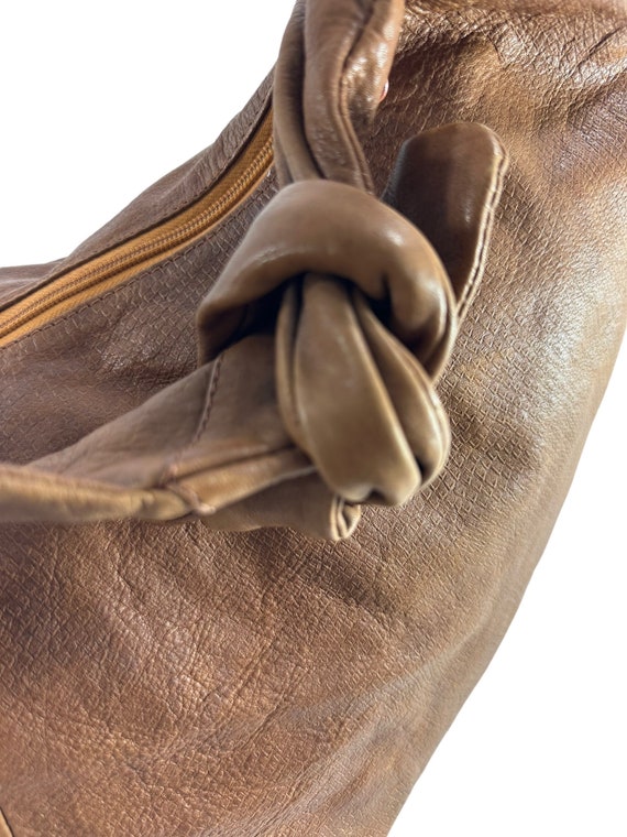 True vintage TRIBECA tan leather knot shoulder ba… - image 9