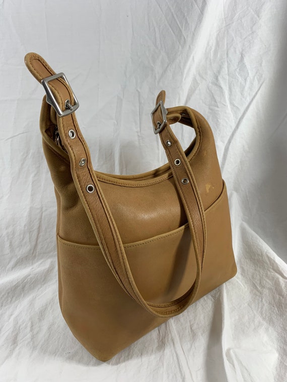 Genuine vintage COACH 9058 tan leather shoulder bag p… - Gem