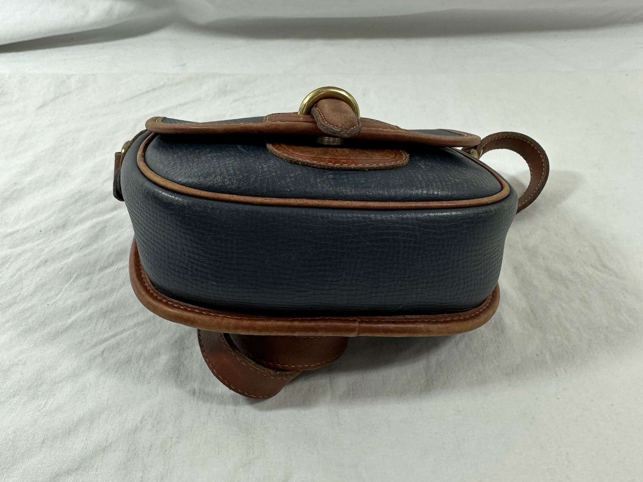 Genuine Vintage COACH Navy Blue Leather Shoulder Bag Purse
