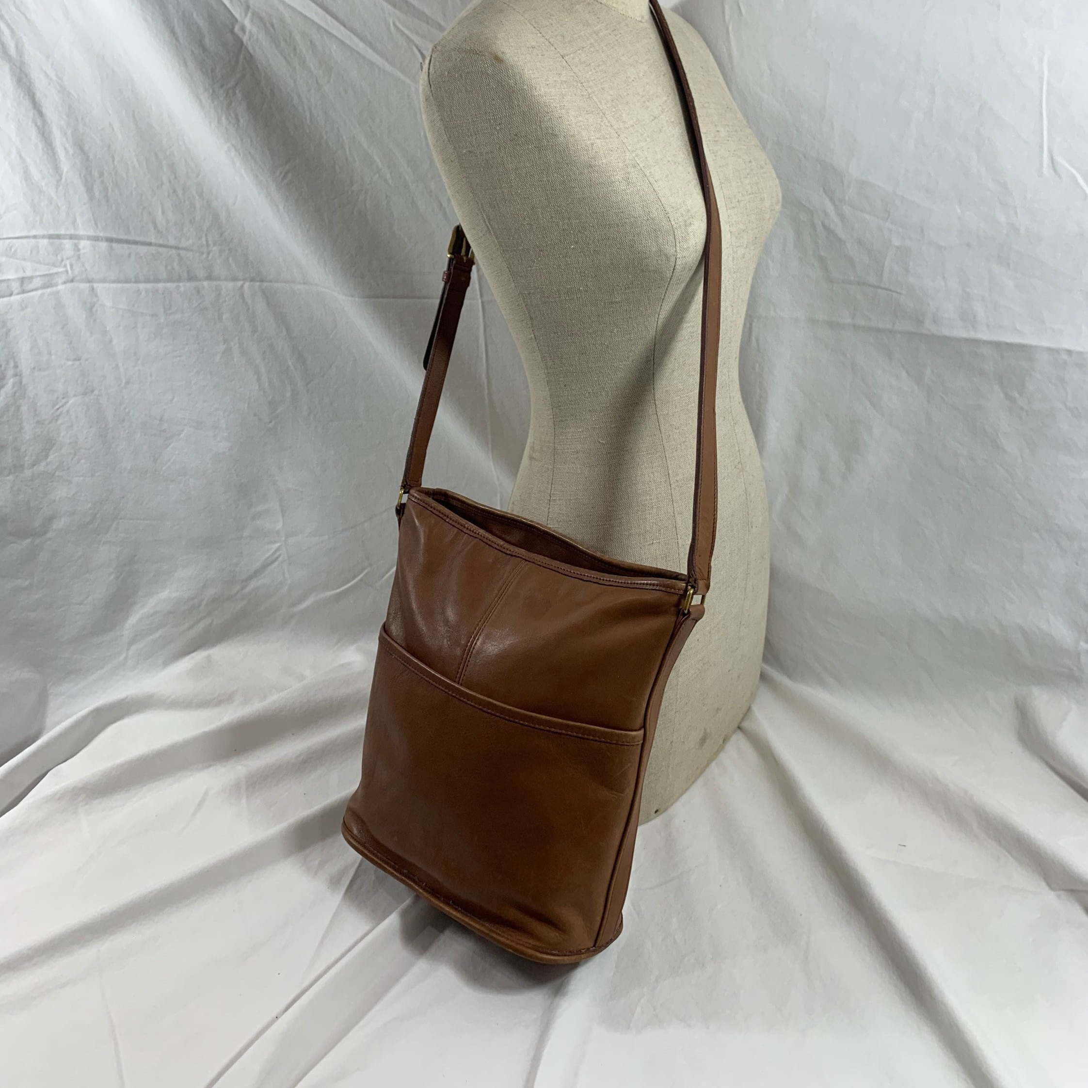 バッグ COACH Vintage Leather Bucket Shoulder Vintage Coach Leather Bucket Bag, Black Crossbody, XL - Etsy