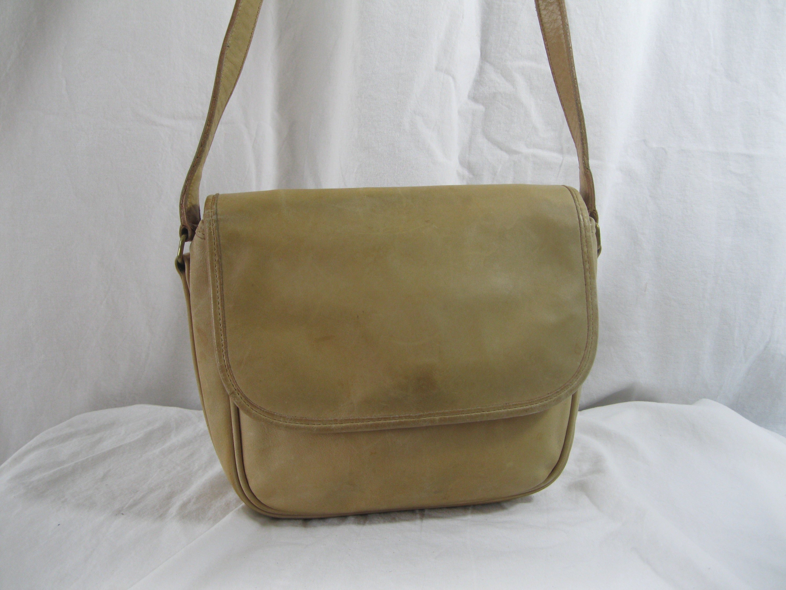 light tan purse
