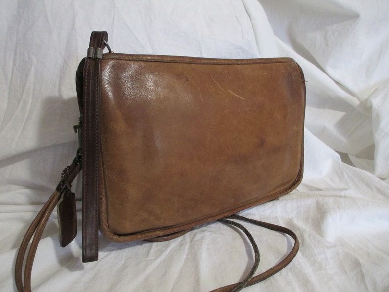 Genuine vintage COACH tan leather Leatherware top zip clutch shoulder bag 80s NYC image 4