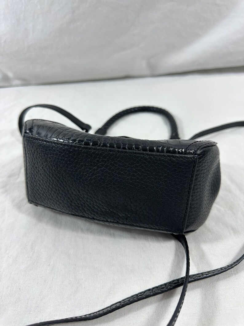 Genuine vintage BRIGHTON black leather shoulder bag with croc pattern crossbody image 8