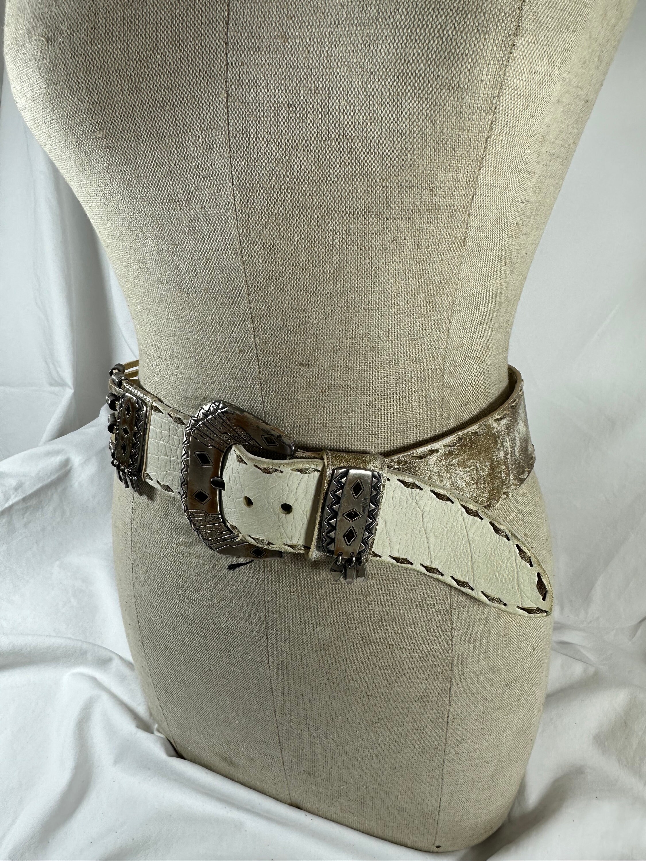 Stunning Vintage Croc Pattern Genuine Leather Wide Belt  display picture 3