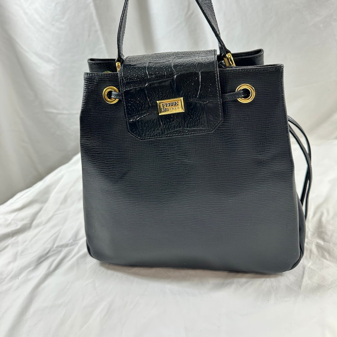 tmy8222【GIANFRANCO FERRE】レザーブリーフBAG 黒 Gianfranco Ferre Bag, Black Leather Shoulder Purse, GFF Saddle Bag