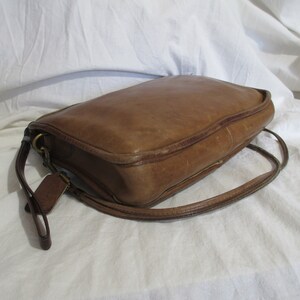 Genuine vintage COACH tan leather Leatherware top zip clutch shoulder bag 80s NYC image 7