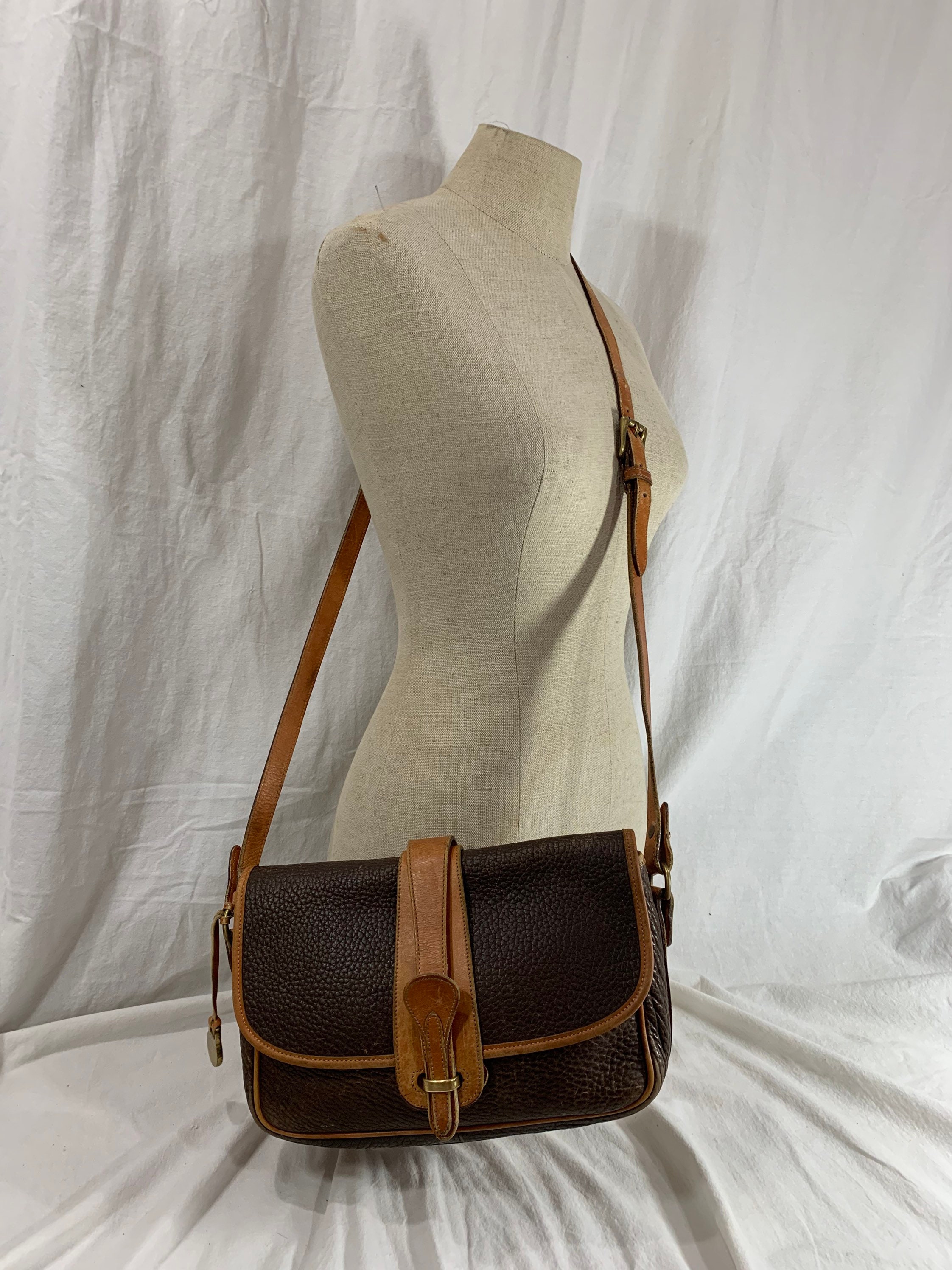 Vintage Dooney & Bourke Tan and Brown Leather Shoulder Bag Solid Brass –  Stylized Thrift Boutique