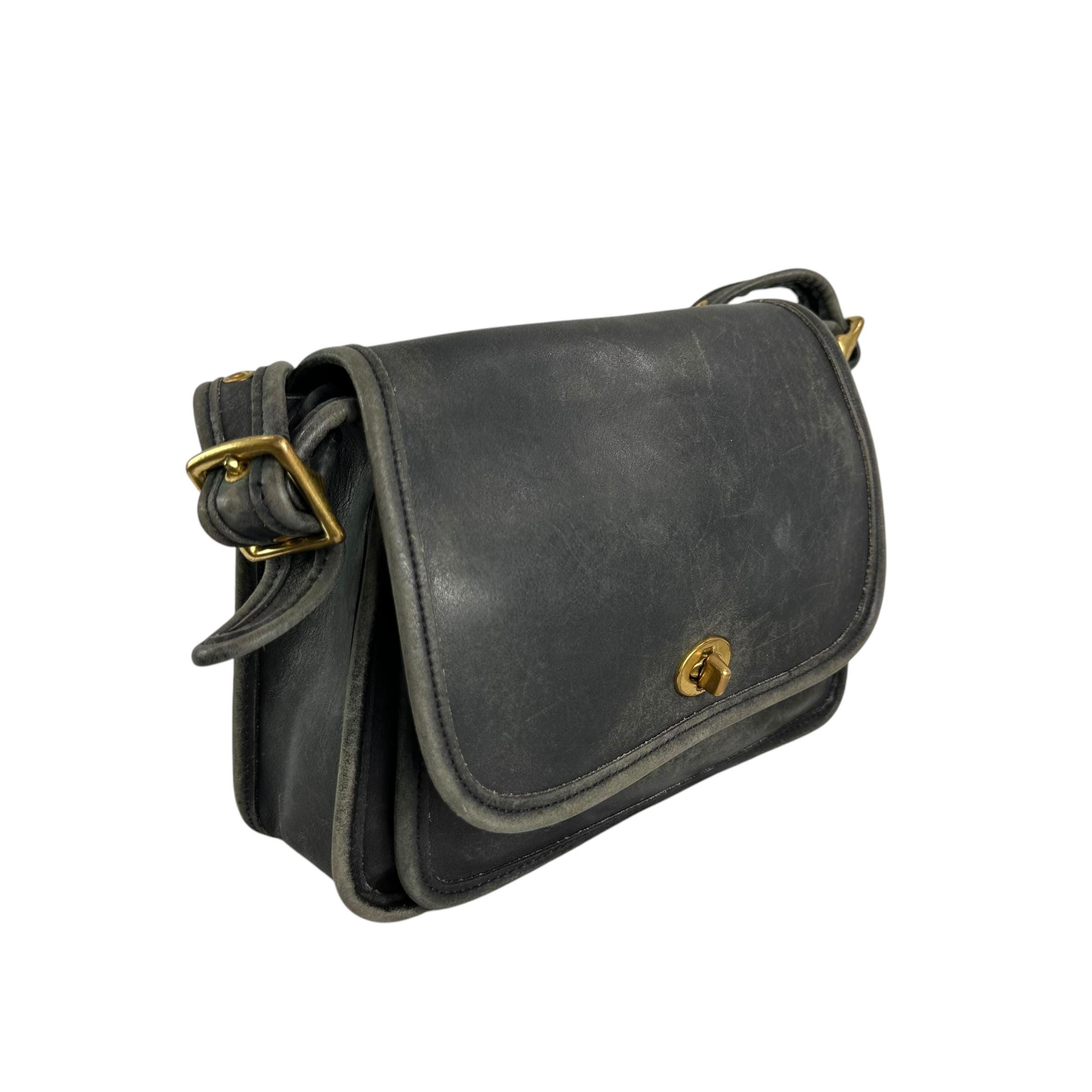 Vintage COACH 9061 Rambler Black Leather Turn Lock Flap Purse