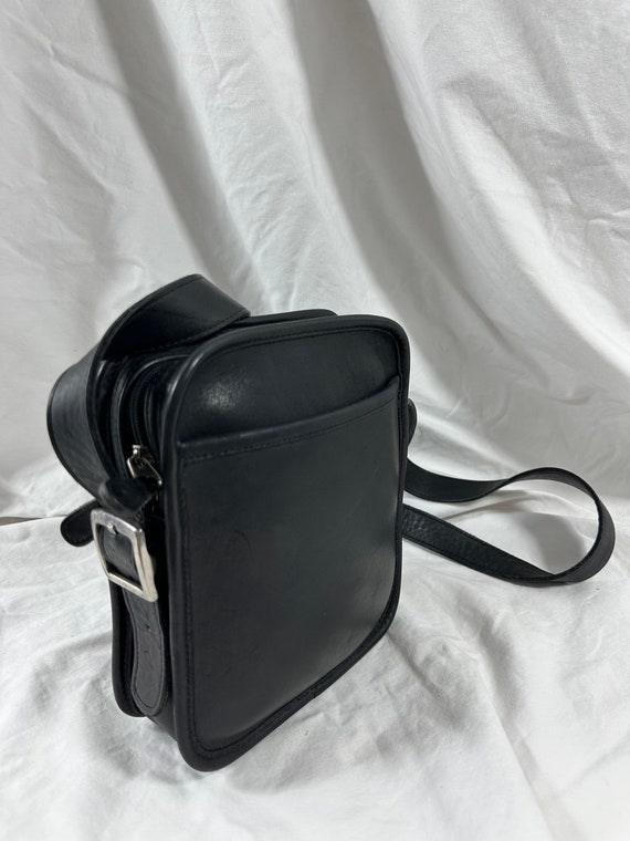 Genuine vintage COACH black leather camera shoulder b… Gem