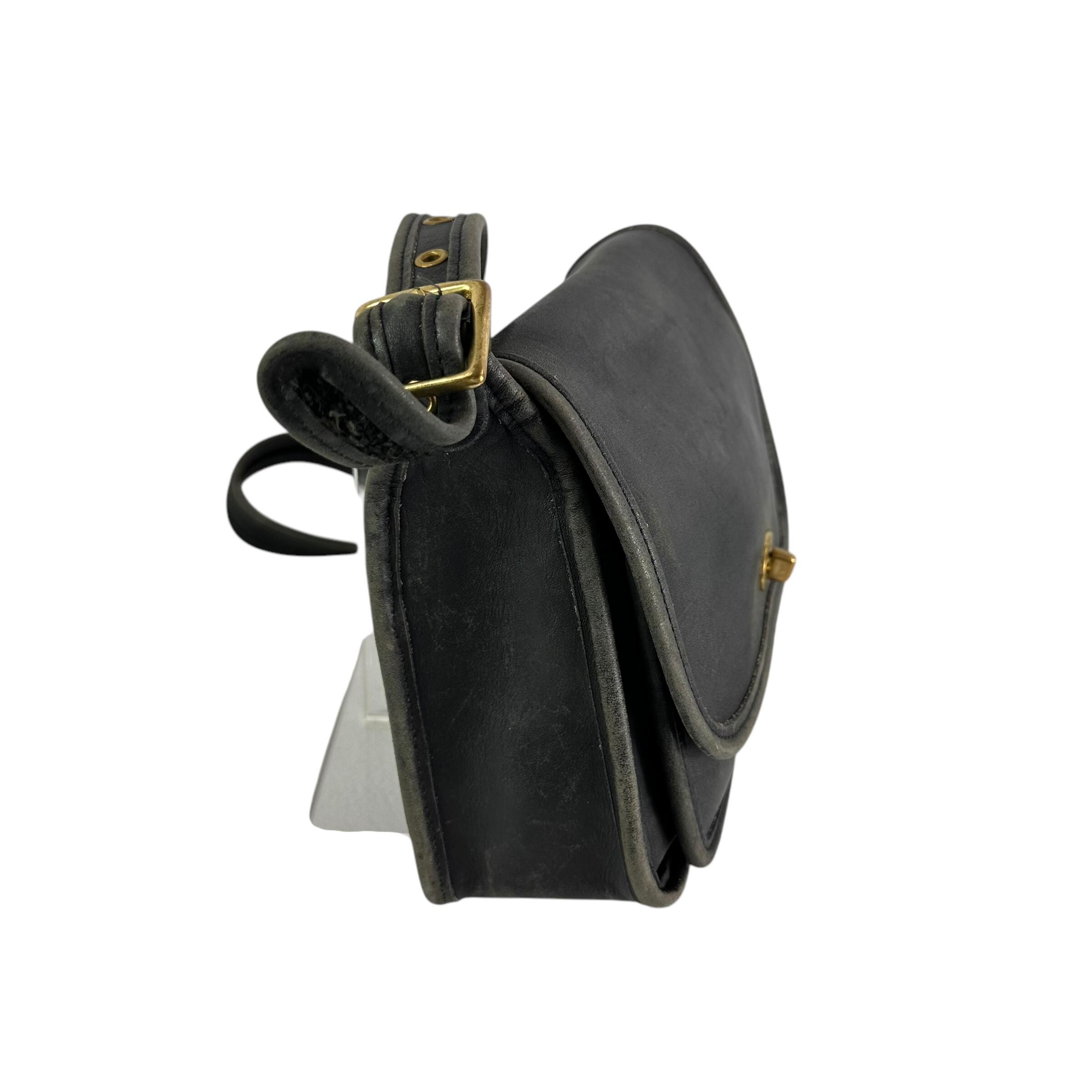 Vintage COACH 9061 Rambler Black Leather Turn Lock Flap