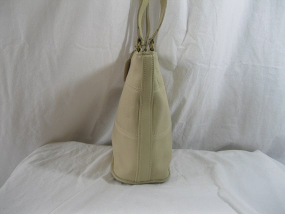 Genuine vintage COACH Tribeca ivory leather bucke… - image 5