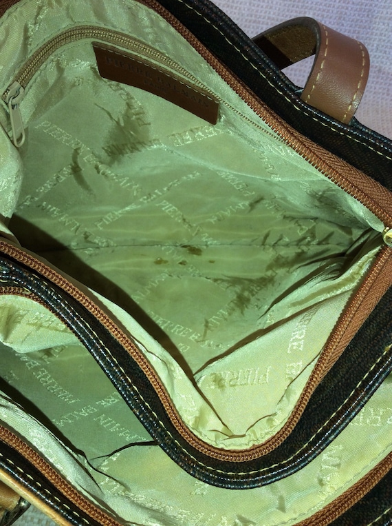 PIERRE BALMAIN ペイズリー　メッセンジャーバッグ PVCレザー美品 ペイズリー柄ショルダーバッグ ピエールバルマン 品質保証