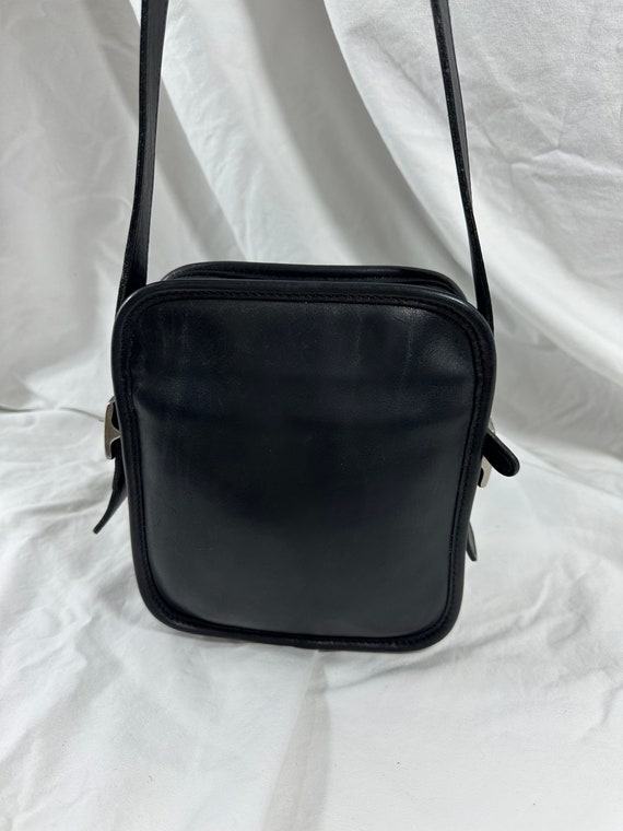 Genuine vintage COACH black leather camera shoulder b… Gem