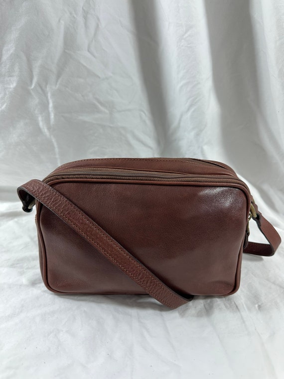 Vintage genuine LAND brown leather shoulder bag cr