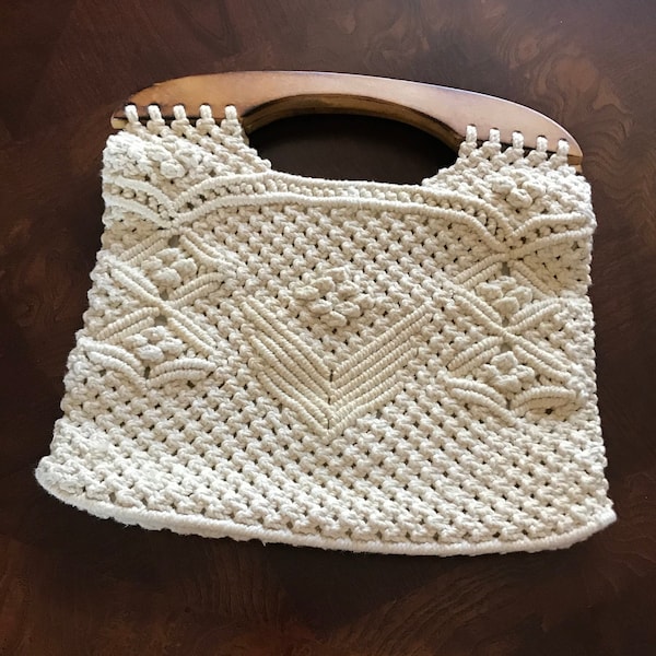 Macrame, Knitted or Crochet Purse w/ Natural Wood Top Handle in Off White, Creme or Cream / Ecru, Lined w/ Interior Pocket, Retro 1970s