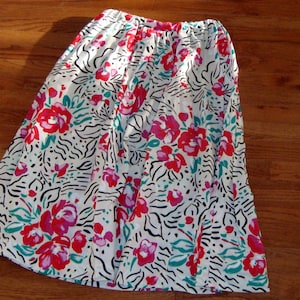 White, Midi, Full A-Line, Elastic Waist Skirt w/ Red and Pink Flowers, Black Leaves & Abstract Green, Size 16, by Sears, Vintage 1970s 1980s